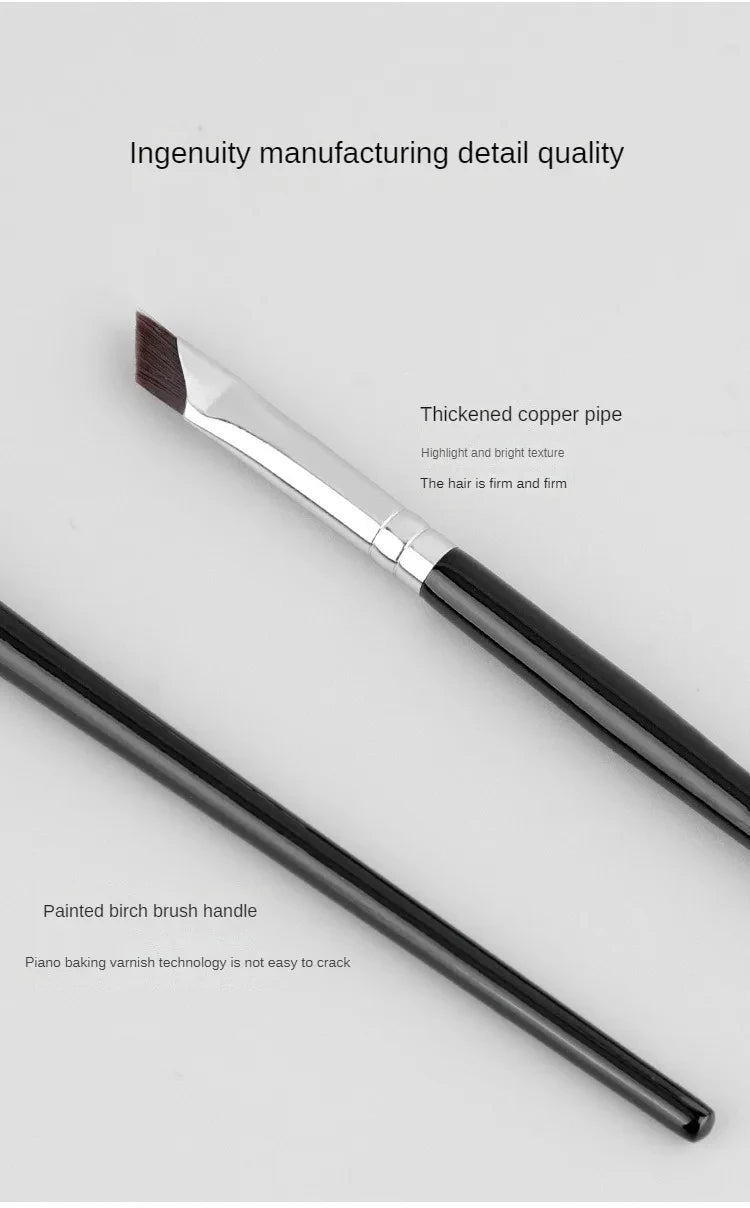 Blade Eyeliner Brush