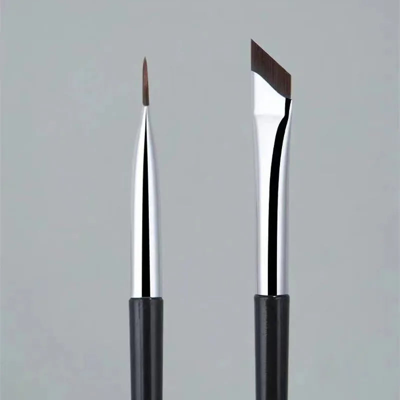 Blade Eyeliner Brush