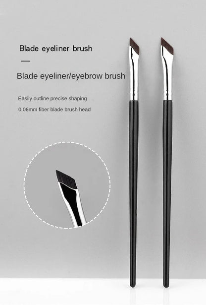 Blade Eyeliner Brush